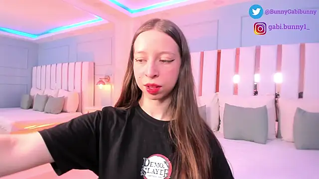 Snapshot of gabi_bunny chatting on 09/29/25, 05:07 gabi bunny online show from 09/29/25, 05:07