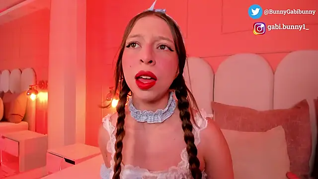 Snapshot of gabi_bunny chatting on 10/27/25, 10:25 gabi bunny online show from 10/27/25, 10:25