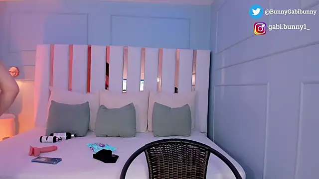 Snapshot of gabi_bunny chatting on 10/30/25, 05:24 gabi bunny online show from 10/30/25, 05:24