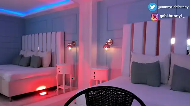 Snapshot of gabi_bunny chatting on 10/31/25, 05:47 gabi bunny online show from 10/31/25, 05:47