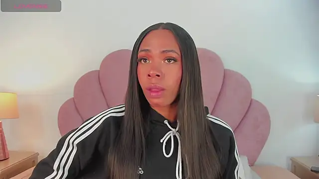 Nicole Paradise online show from 02/15/25, 01:05