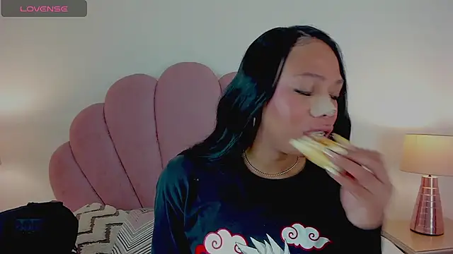 Nicole Paradise online show from 10/03/25, 12:13