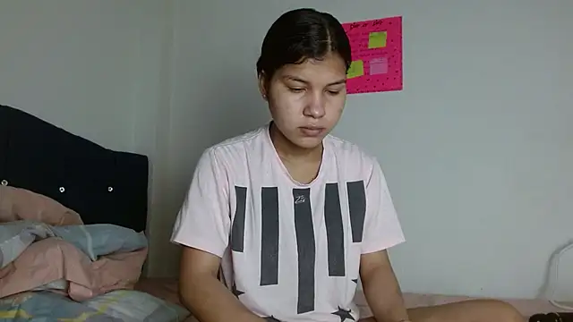 Snapshot of SophiaMeyerst chatting on 12/16/24, 04:49 SophiaMeyerst online show from 12/16/24, 04:49
