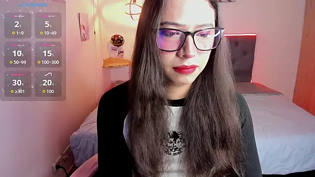 Snapshot of paula_kawaiifu_ chatting on 10/27/25, 02:32 paula kawaiifu online show from 10/27/25, 02:32