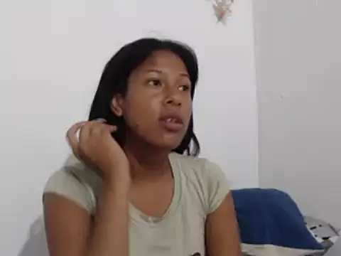 Snapshot of Kitra_New chatting on 12/12/24, 07:08 Kitra New online show from 12/12/24, 07:08