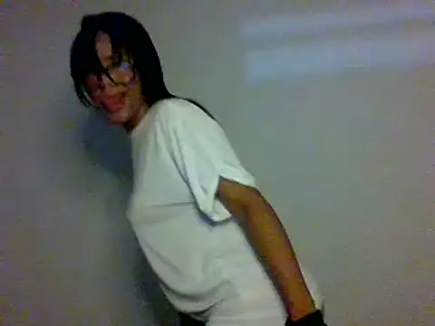 Snapshot of Kitra_New chatting on 12/24/24, 12:11 Kitra New online show from 12/24/24, 12:11