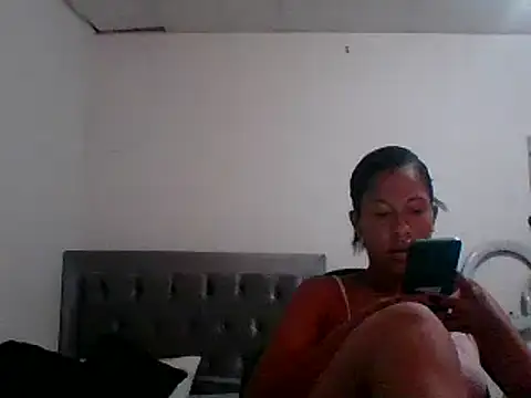 Snapshot of Kitra_New chatting on 03/08/25, 03:13 Kitra New online show from 03/08/25, 03:13