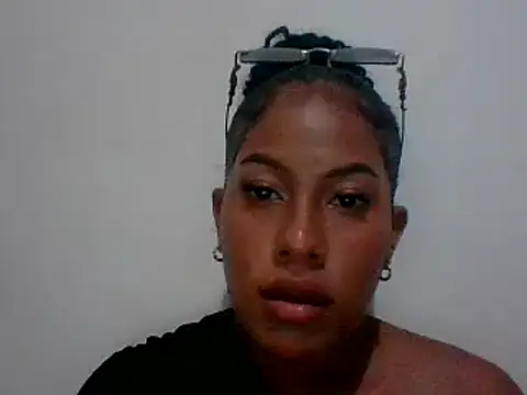 Snapshot of Kitra_New chatting on 09/14/25, 08:02 Kitra New online show from 09/14/25, 08:02