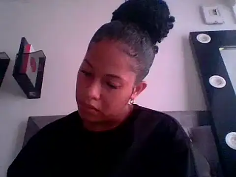 Snapshot of Kitra_New chatting on 09/16/25, 12:50 Kitra New online show from 09/16/25, 12:50