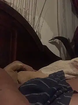 Snapshot of DManL chatting on 09/18/25, 09:06 DManL online show from 09/18/25, 09:06