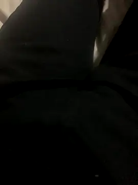 Snapshot of DManL chatting on 10/25/25, 05:51 DManL online show from 10/25/25, 05:51