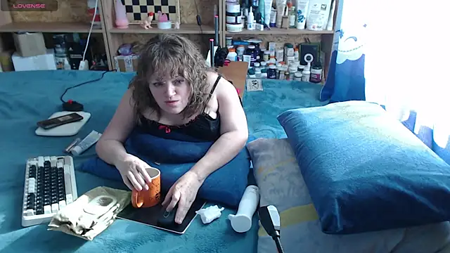 MiniNatalie online show from 10/16/25, 07:09