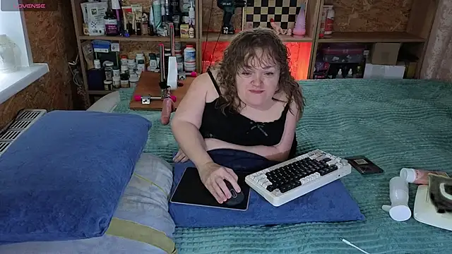 MiniNatalie online show from 11/07/25, 06:24