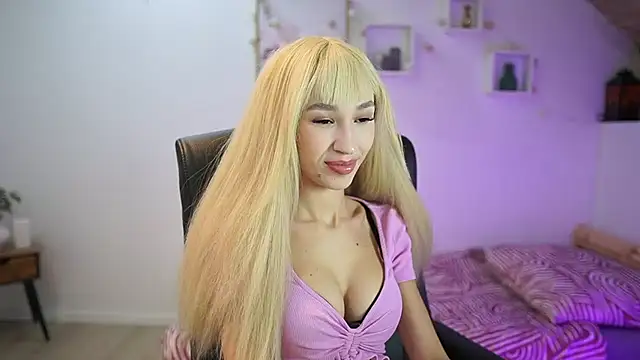 Amai  Liu online show from 11/08/25, 06:51