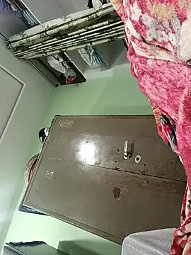 PVNRAO0831 online show from 10/18/25, 03:57