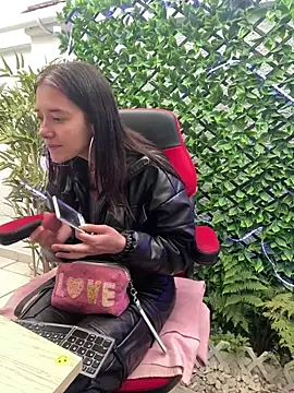 Snapshot of Isabella_21x chatting on 01/18/25, 12:47 Isabella 21x online show from 01/18/25, 12:47