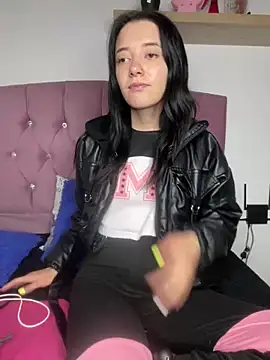 Snapshot of Isabella_21x chatting on 03/13/25, 03:39 Isabella 21x online show from 03/13/25, 03:39
