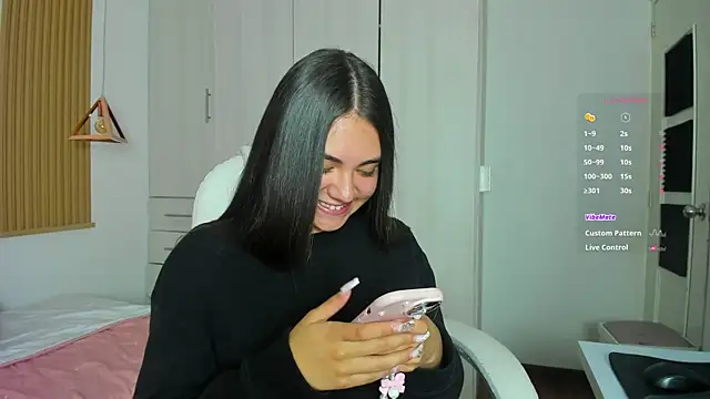 mia nevaeh online show from 10/12/25, 08:08