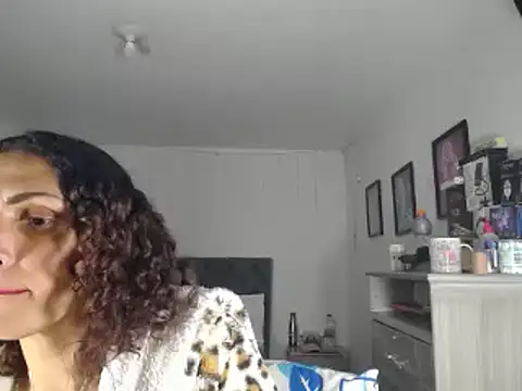 Snapshot of Corina_hot chatting on 12/27/24, 04:47 Corina hot online show from 12/27/24, 04:47