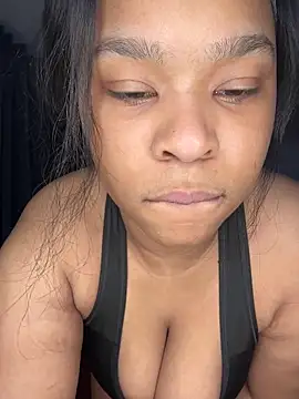 Snapshot of MissAriisback chatting on 09/11/25, 04:56 MissAriisback online show from 09/11/25, 04:56