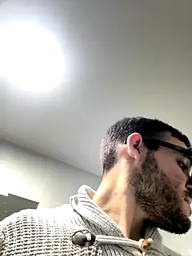 Snapshot of sperakevin98 chatting on 11/17/25, 03:45 sperakevin98 online show from 11/17/25, 03:45