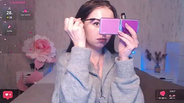 Snapshot of VioletCatt chatting on 02/25/25, 09:42 VioletCatt online show from 02/25/25, 09:42