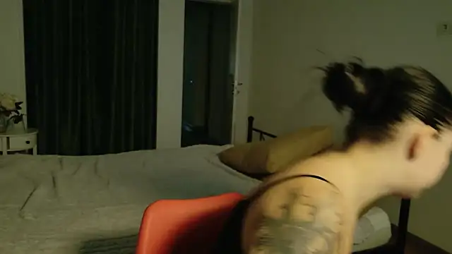 Snapshot of VioletCatt chatting on 10/10/25, 05:50 VioletCatt online show from 10/10/25, 05:50