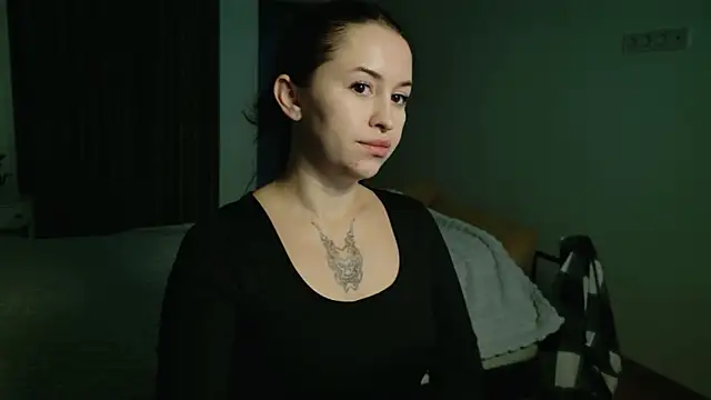 Snapshot of VioletCatt chatting on 10/14/25, 05:41 VioletCatt online show from 10/14/25, 05:41