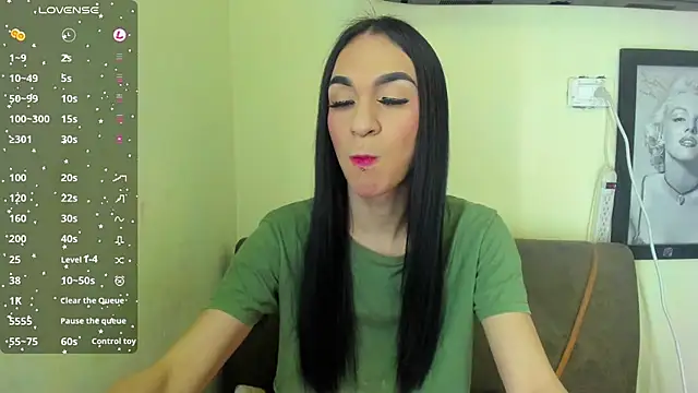 Mia thompson 19 online show from 12/03/24, 10:40