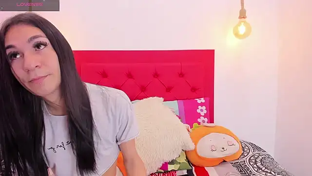 Mia thompson 19 online show from 02/22/25, 08:09