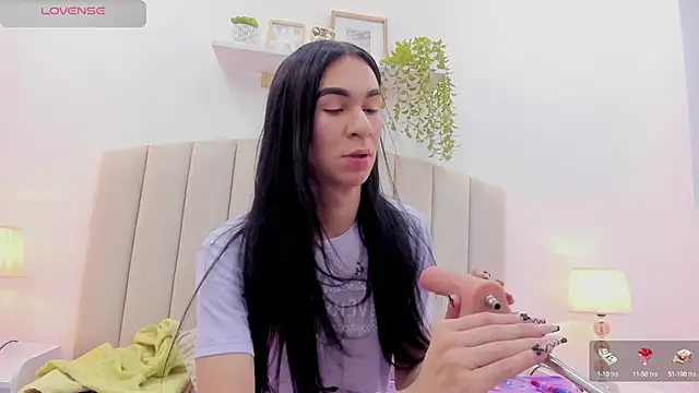 Mia thompson 19 online show from 09/10/25, 08:09