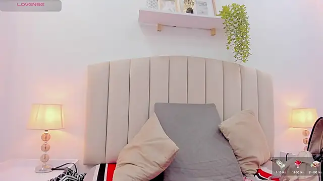 Mia thompson 19 online show from 09/22/25, 10:01