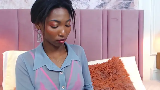 SabrinaDevill online show from 02/18/25, 07:19