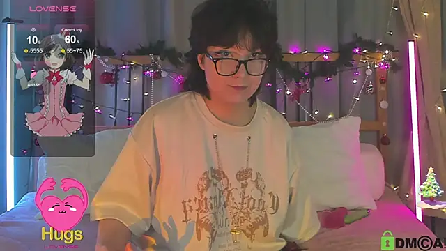 Snapshot of dreamgirllovee chatting on 12/19/24, 08:02 dreamgirllovee online show from 12/19/24, 08:02