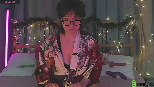 Snapshot of dreamgirllovee chatting on 01/12/25, 01:21 dreamgirllovee online show from 01/12/25, 01:21