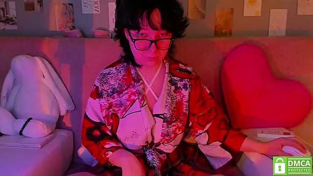 Snapshot of dreamgirllovee chatting on 03/03/25, 12:04 dreamgirllovee online show from 03/03/25, 12:04
