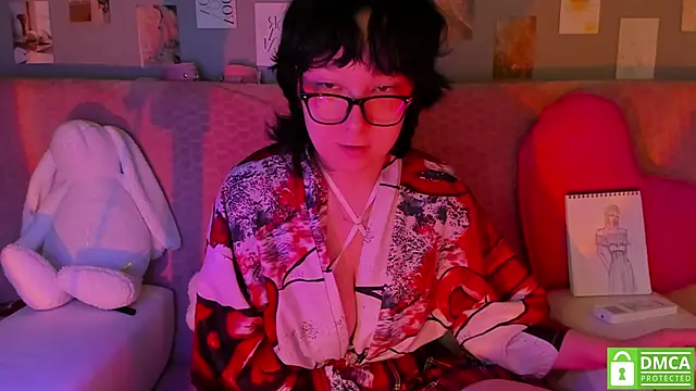 Snapshot of dreamgirllovee chatting on 03/08/25, 12:33 dreamgirllovee online show from 03/08/25, 12:33