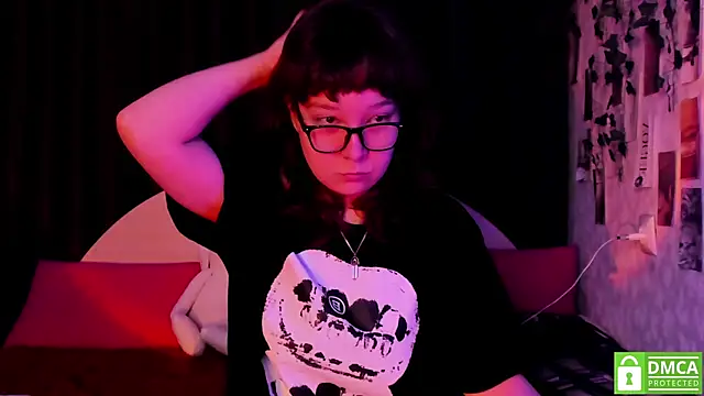 Snapshot of dreamgirllovee chatting on 11/04/25, 11:26 dreamgirllovee online show from 11/04/25, 11:26