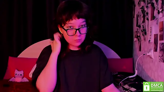 Snapshot of dreamgirllovee chatting on 11/06/25, 02:34 dreamgirllovee online show from 11/06/25, 02:34