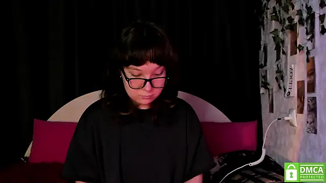 Snapshot of dreamgirllovee chatting on 11/08/25, 02:12 dreamgirllovee online show from 11/08/25, 02:12