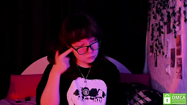 Snapshot of dreamgirllovee chatting on 11/13/25, 01:15 dreamgirllovee online show from 11/13/25, 01:15