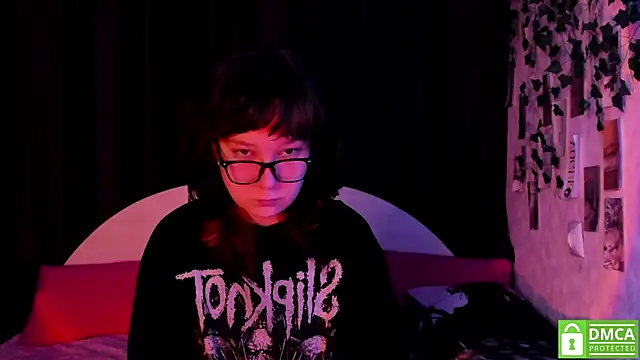 Snapshot of dreamgirllovee chatting on 11/13/25, 10:30 dreamgirllovee online show from 11/13/25, 10:30