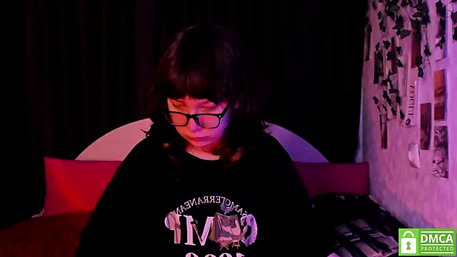 Snapshot of dreamgirllovee chatting on 11/26/25, 11:06 dreamgirllovee online show from 11/26/25, 11:06