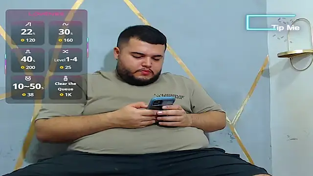 Snapshot of damian_chubby chatting on 10/14/25, 12:33 damian chubby online show from 10/14/25, 12:33