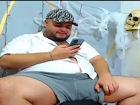 Snapshot of damian_chubby chatting on 10/19/25, 12:06 damian chubby online show from 10/19/25, 12:06