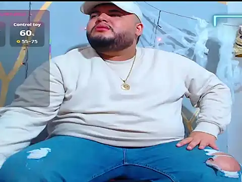 Snapshot of damian_chubby chatting on 10/20/25, 04:02 damian chubby online show from 10/20/25, 04:02