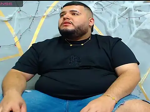 Snapshot of damian_chubby chatting on 10/28/25, 12:58 damian chubby online show from 10/28/25, 12:58