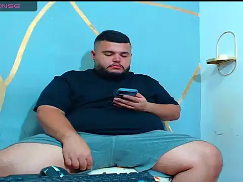 Snapshot of damian_chubby chatting on 11/13/25, 03:27 damian chubby online show from 11/13/25, 03:27