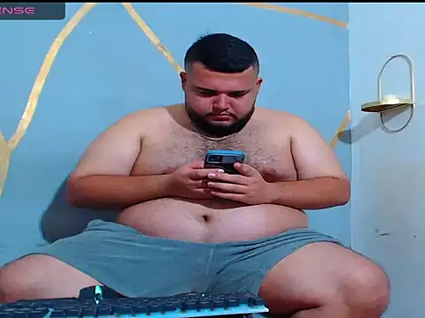 Snapshot of damian_chubby chatting on 11/14/25, 03:27 damian chubby online show from 11/14/25, 03:27