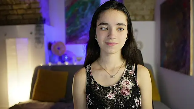 Snapshot of Gia_Paige18 chatting on 12/17/24, 04:21 Gia Paige18 online show from 12/17/24, 04:21